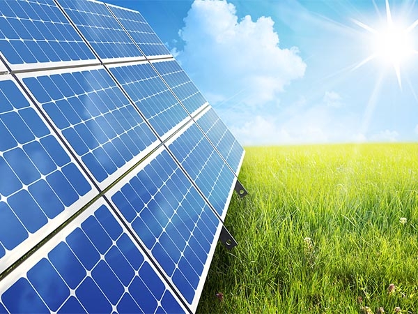 Solar Energy Storage Sector Enters Golden Era: Policy Reforms, Cost Plummets, and Tech Leaps Drive Global Growth